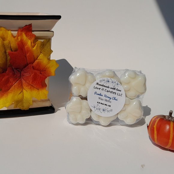Winter/Christmas/Fall Soy Wax Melts Heart Shape bundle of 3 great for gifts - Picture 1 of 5